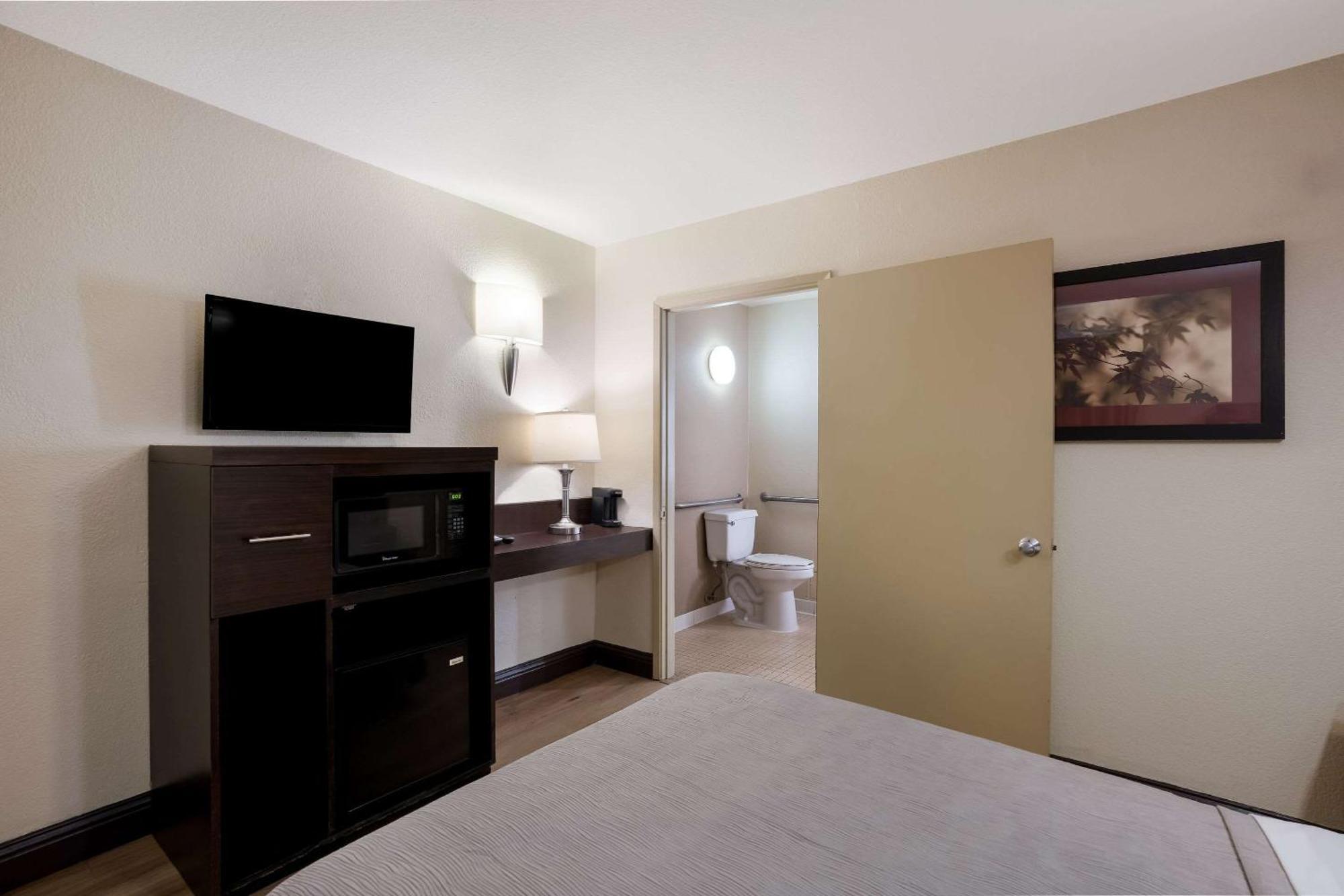 Quality Inn Elk Grove-Sacramento Esterno foto